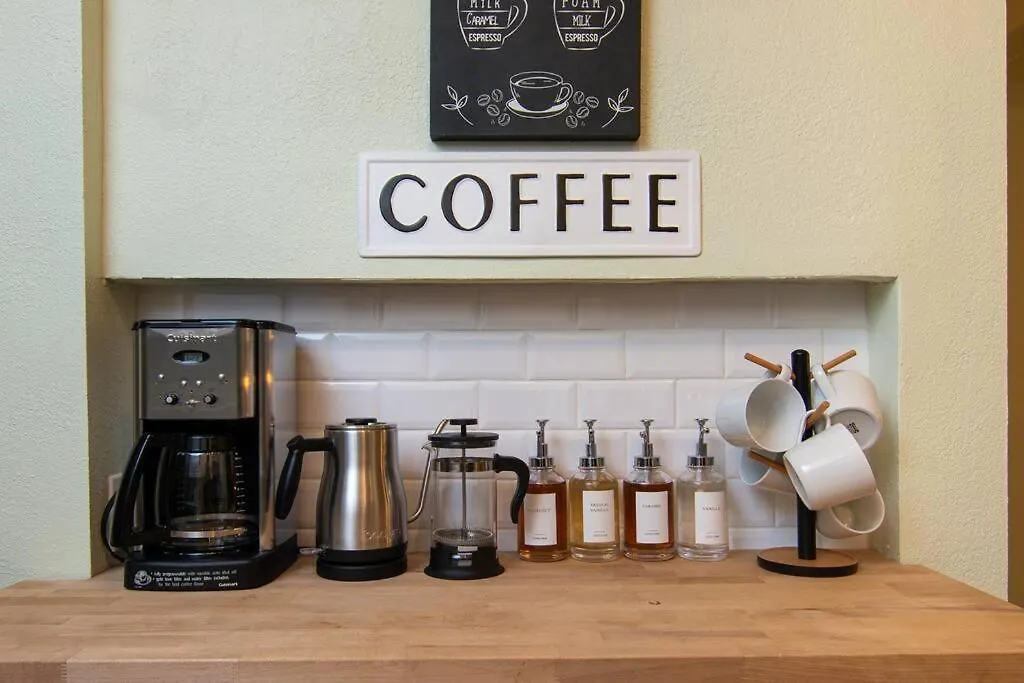 The Green Bench Cottage - Pet Friendly Sankt Petersburg USA